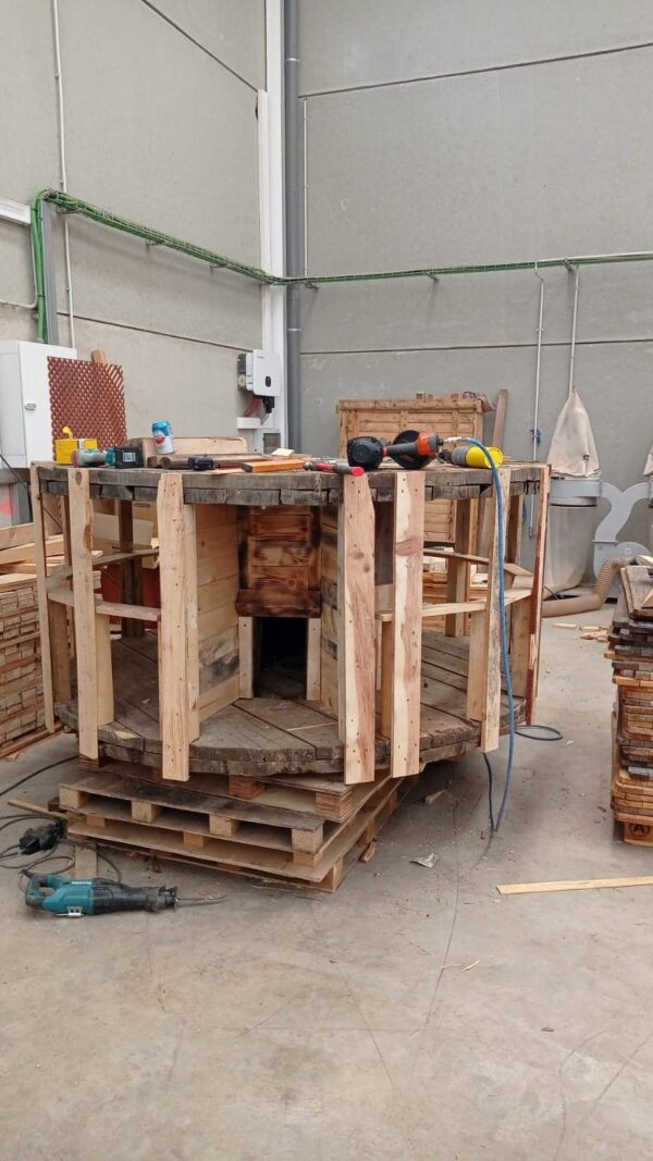 Construcción personalizada con pallets reciclados