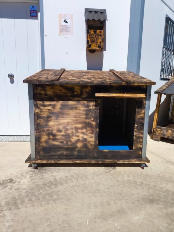 Casa de madera para perros