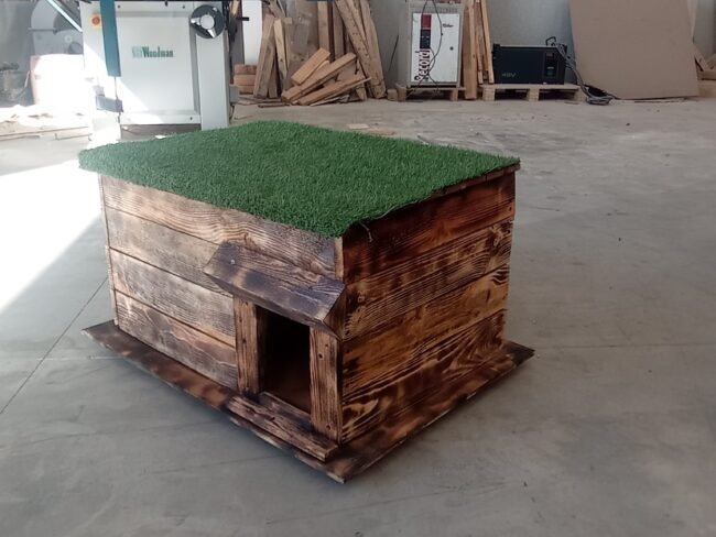 Casa de madera para perros