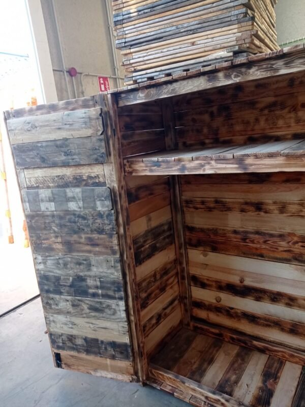 Armario de madera de pino natural