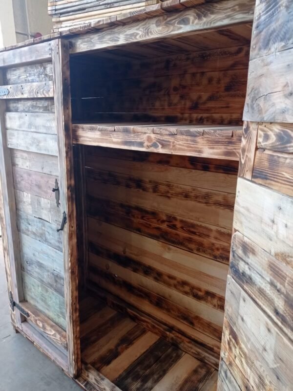 Armario de madera de pino natural